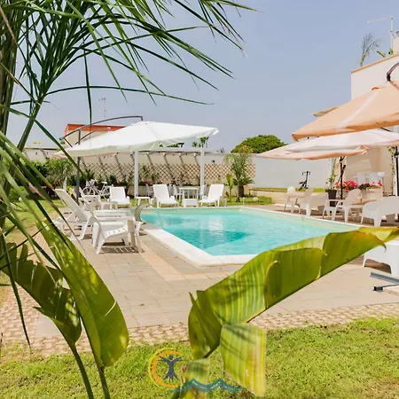 리조트 Leonardo - Pool And Private Restaurant *
